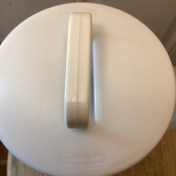 Vintage Rubbermaid Mixing Stir Pitcher - Picture 7 of 7